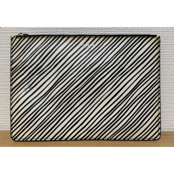 Coach New York Zebra Black & White Diagonal Stripe Zip Pouch Wristlet